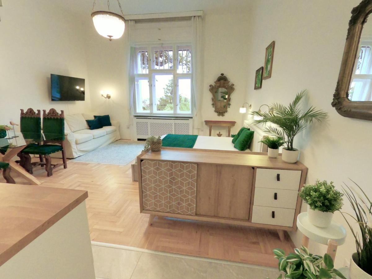 Green Hill Apartment บูดาเปสต์ ภายนอก รูปภาพ